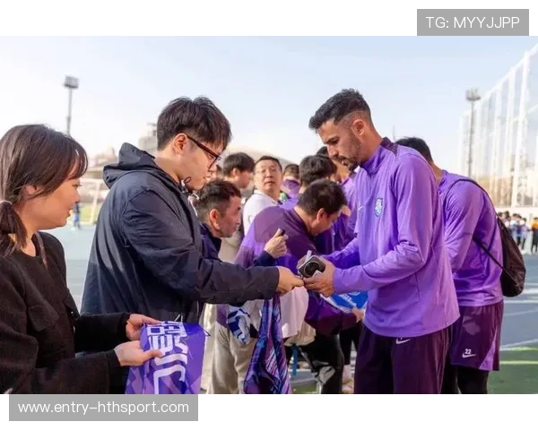 冠军球队成立粉丝俱乐部加强与球迷的互动联结，冠军赞助的球队